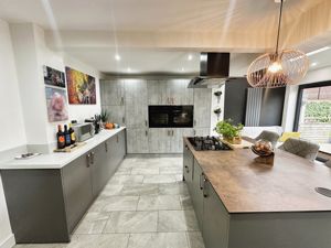 Kitchen- click for photo gallery